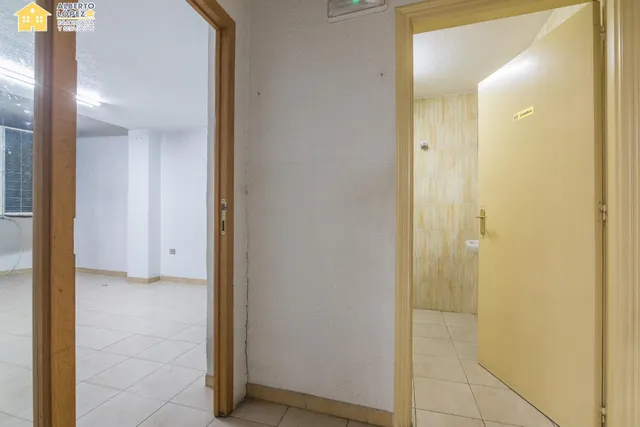 Local de 200 metros en venta en el centro de El Altet. — 19