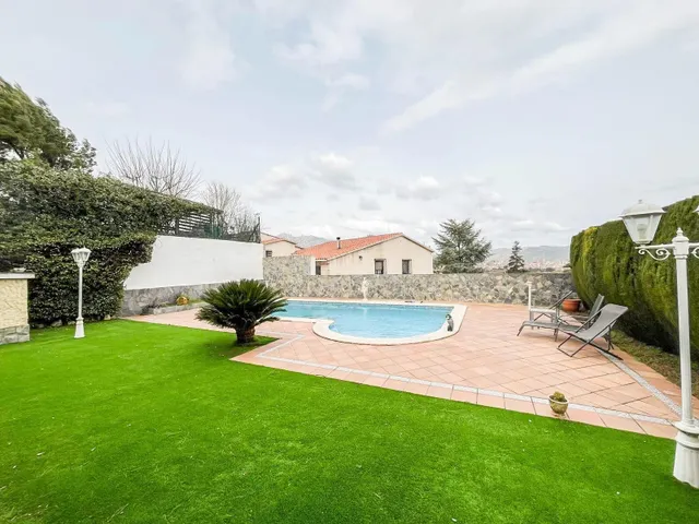 PRECIOSO CHALET A LA VENTA EN ESPARREGUERA - URB CAN RIAL (B - foto 2