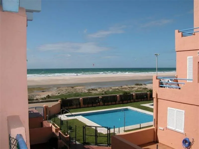 Bonito duplex junto al mar