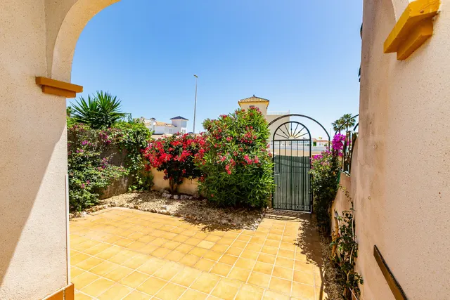 Casa 2 habitaciones 80m² en venta - La Zenia — 41
