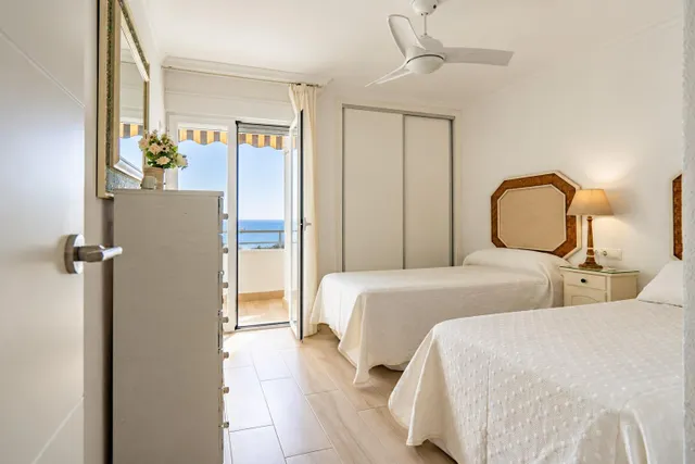 VIVIR FRENTE AL MAR EN FUENGIROLA — 25