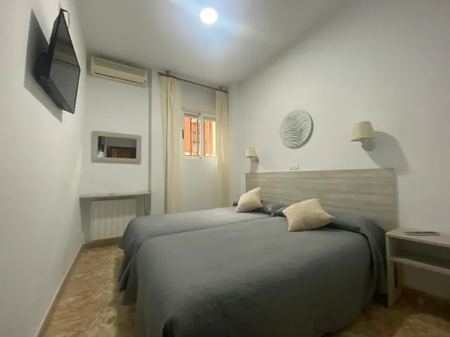 Hostal al lado de la Cruz — 10