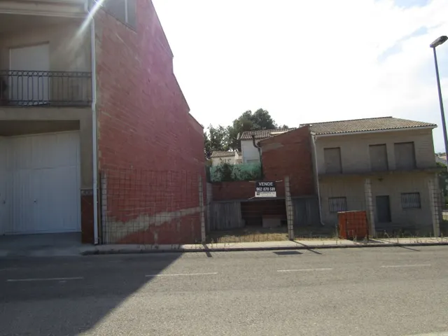 CASTELLÓ DE RUGAT - SOLAR URBANO - SE VENDE — 2