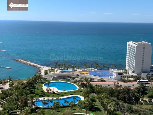 IMPRESIONANTE ÁTICO CON ESPECTACULARES VISTAS AL MAR EN BENA