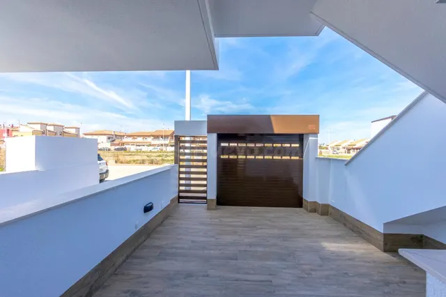 BUNGALOWS EN PLANTA BAJA Y PLANTA ALTA CON SOLARIUM - foto 3