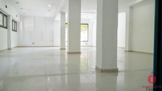 ¡GRAN LOCAL COMERCIAL EN AVENIDA DE GRANADA! — 2