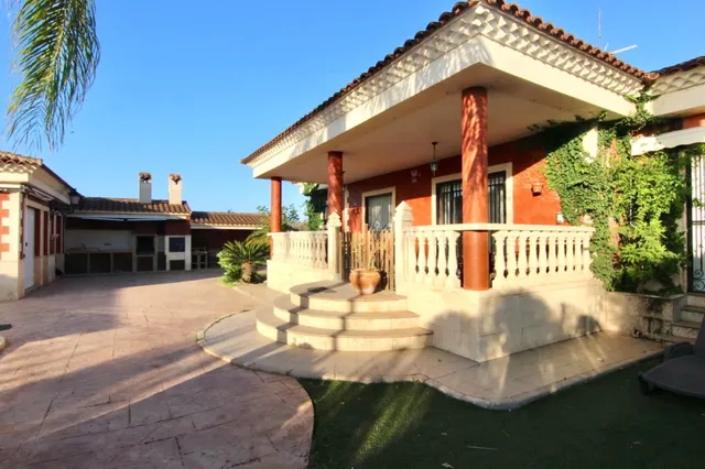 Alquiler larga estancia chalet con piscina — 10