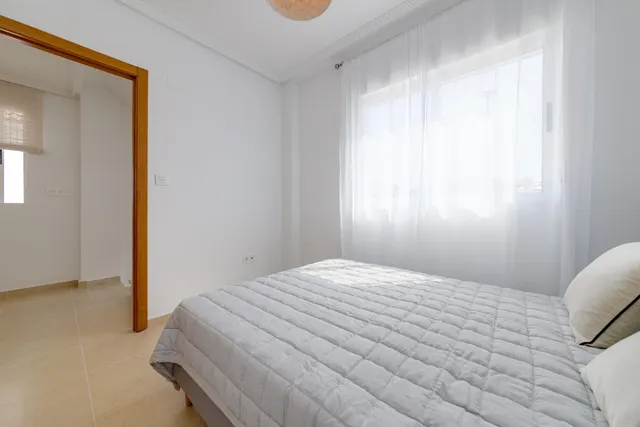 Villa Independiente en San Fulgencio, 3 dormitorios, 3 baños — 18