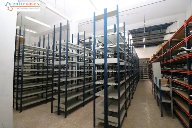 LOCAL COMERCIAL MUY ESPACIOSO PUERTA ACCESO CAMIONES — 29
