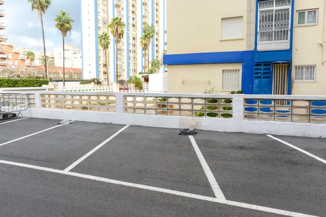 APARTAMENTO REFORMADO CON TERRAZA, PISCINA Y PARKING A 150 METROS DE LA PLAYA DE GANDIA — 30