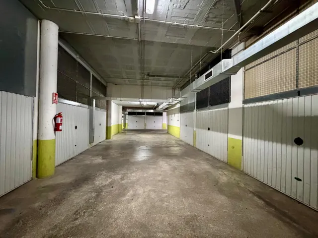 Plaza para moto en garaje cubierto junto a avenida de Madrid, Petrer — 9