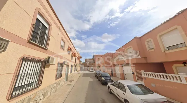 CASA EN CALLE TRAIÑA - foto 3