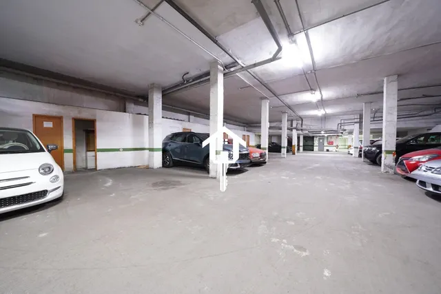 PISO DE 103 M2 CON GARAJE, TRASTERO Y BALCÓN EN PLENO CENTRO DE ALICANTE: 3ª PLANTA CON ASCENSOR — 42