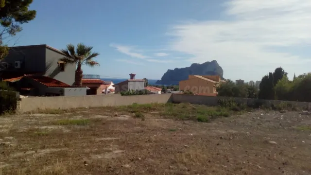 Parcelas libres de construcción y vistas al mar en Calpe - C