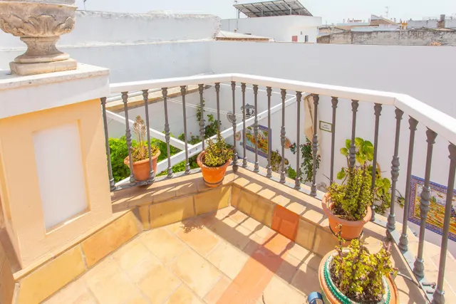 Exclusiva casa con jardín en el centro de El Puerto de Santa María — 46