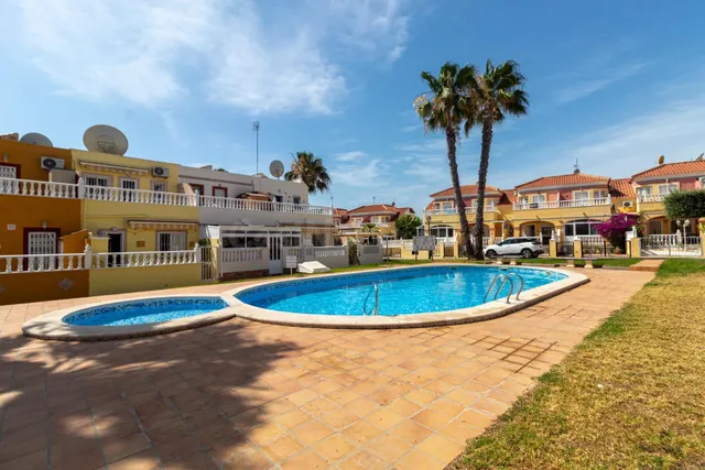 ADOSADO DE 2 DORMITORIOS 2 BAÑOS EN LA REGIA ( ORIHUELA COSTA ) — 44