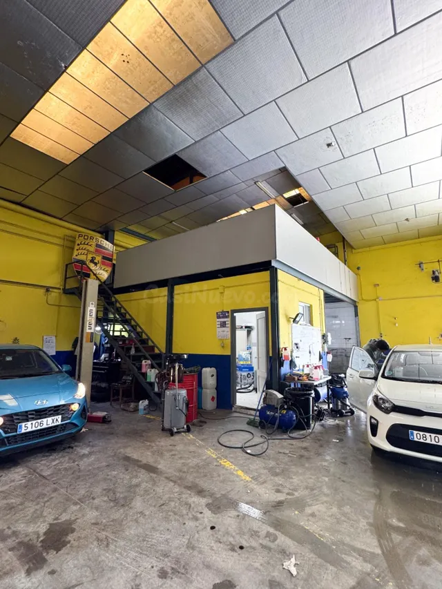 Se alquila en EXCLUSIVA nave rent a car en funcionamiento con taller, lavadero automático y plazas de garaje — Junto al Aeropuerto de Málaga — 4