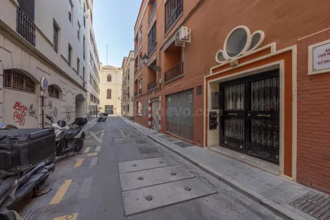 Oportunidad de Inversión: Plazas de Garaje en Gran Vía desde 24.900 €.
