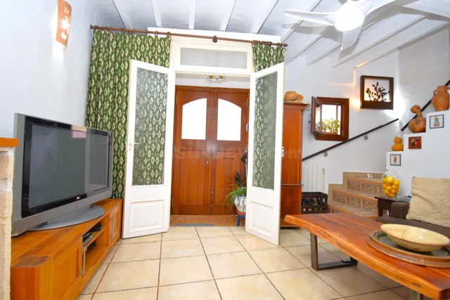 Casa de pueblo con terraza en Muro - foto 4