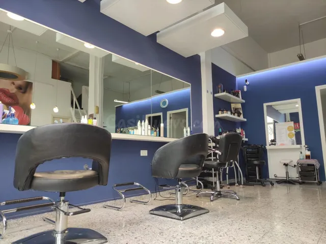💇‍♀️✨ ¡Oportunidad única de traspaso! Peluquería en funciona - foto 4