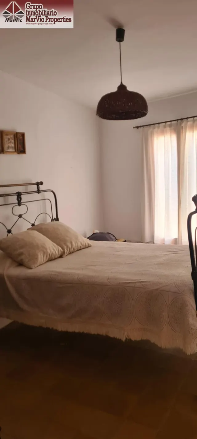 Amplia Casa Reformada en Sella con Piscina y Chimenea — 32