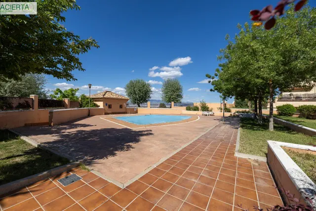 Ponemos a la venta esta preciosa casa en Urbanizacion cerrada, con zonas comunes y piscina comunitaria. — 45