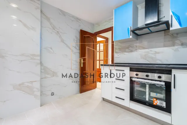 Exclusiva vivienda de 4 dormitorios, totalmente reformada, a 550m del puerto y la playa de Cambrils. — 6