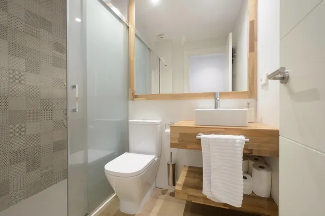 ✨ EXCLUSIVA VIVIENDA REFORMADA EN PLAZA MARIANA PINEDA — 25