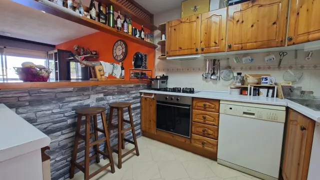 Bonito apartamento con vistas y piscina — 6