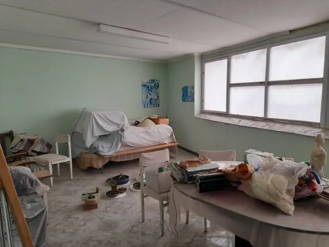 OPORTUNIDA GRAN CASA DE PUEBLO CON VIVIENDA UNIFAMILIAR Y NAV ES ANEXAS — 25
