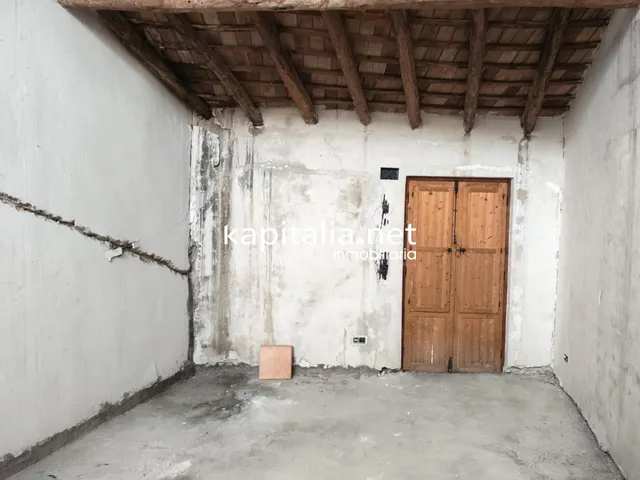 CASA PARA REFORMAR A LA VENTA EN COCENTAINA — 12