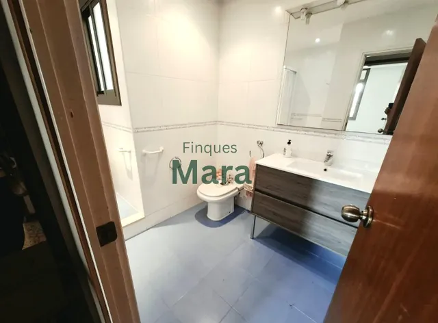¡¡un piso con muchísimo potencial y gran luminosidad en el barrio de marianao!! — 16