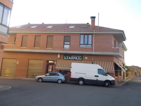 ESTUPENDO PISO EN MANSILLA DE LAS MULAS