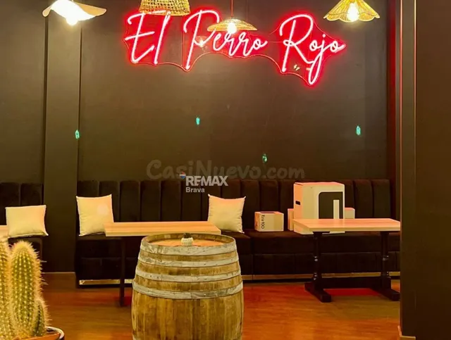 Roses Centro | TRASPASO 40.000 €. Traspaso de reconocido bar - foto 4