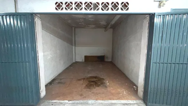 Piso con plaza de garaje cerrada junto a La Inmaculada, frente al río Genil. — 24