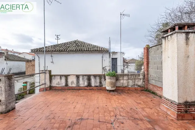 Casa con Parcela a Reformar en Granada — 24