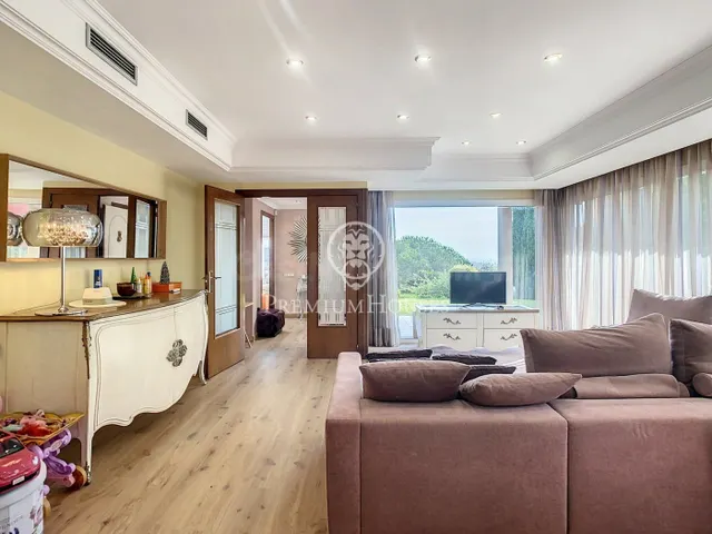 Preciosa casa de lujo en venta con vistas al mar y piscina e - foto 4