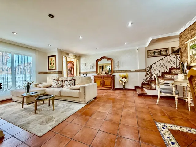 Casa 4 habitaciones 189m² en venta - La Zenia - foto 2