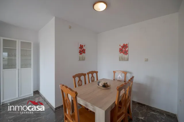 Se Vende amplio piso en  zona Villarejo, con Terraza y Vistas Despejadas — 18