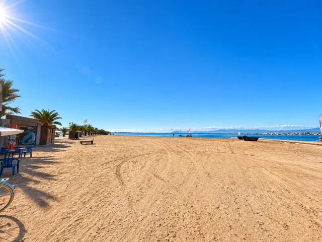 Piso con terraza y trastero en solarium a 500 metros de la playa y paseo maritimo. — 26