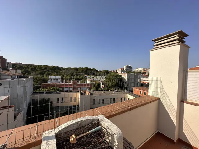 Figueres | Exclusivo dúplex con terraza, parking y trastero  - foto 4