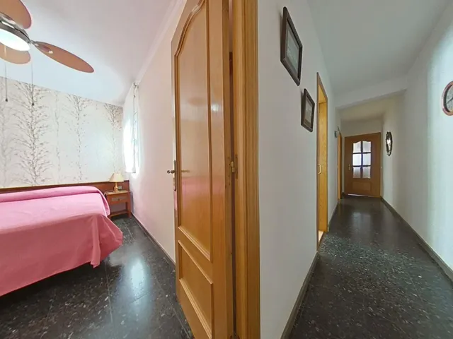 GRANDE PISO CALLE VALENCIA — 23