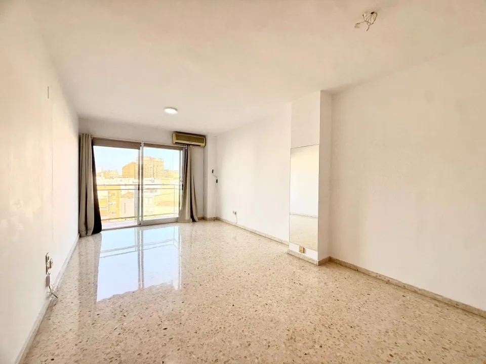 Piso de 1 habitación en venta en Avda. Ausias March