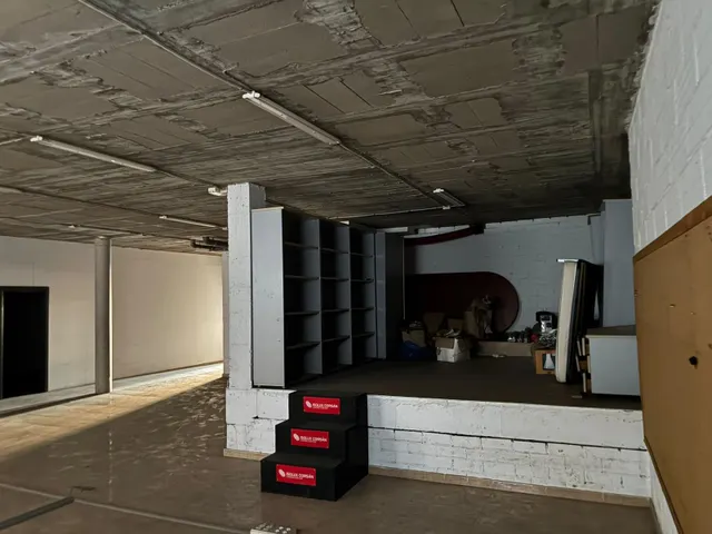 LOCAL COMERCIAL A PIE DE CALLE — 11