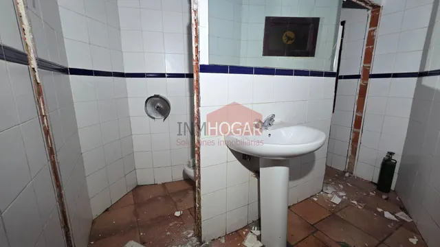 Amplio Local Comercial en la Zona Norte de Ávila – Oportunidad Única — 12