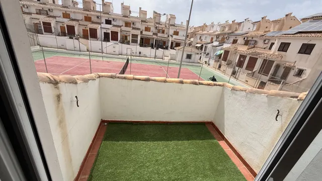 Adosado con terraza y sótano — 24