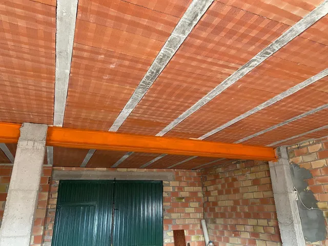 INMUEBLE DE DOS ALTURAS EN CONSTRUCCIÓN — 14