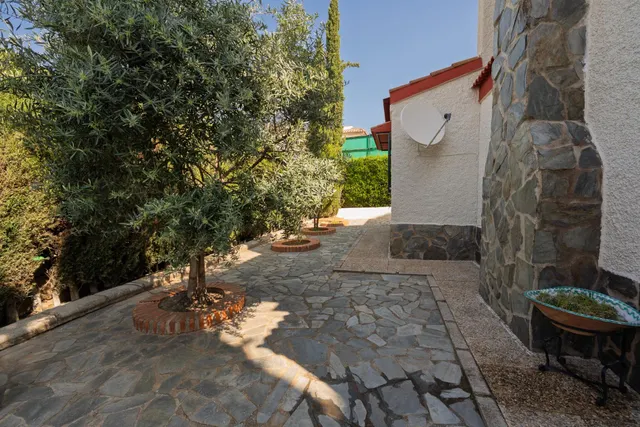 Chalet independiente en urbanizacion el puntal Padul. — 13