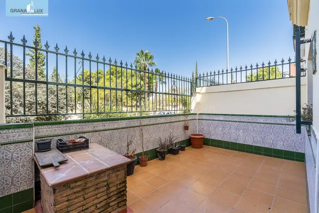 ¡OPORTUNIDAD! CASA JUNTO A ESTACIÓN DE AUTOBUSES - foto 4