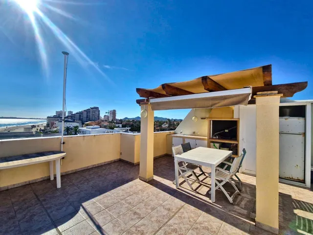 Apartamento reformado con vistas al Mediterráneo y espectacular solárium privado en Residencial Ipanema, La Manga km 2 — 3